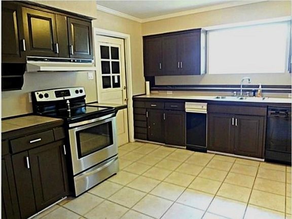 5th image of 3660 Warick Dr