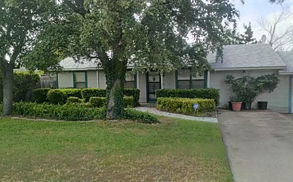 4th image of 8112 Doreen Ave