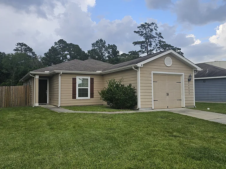 24053 Wilde Dr — Photo 2