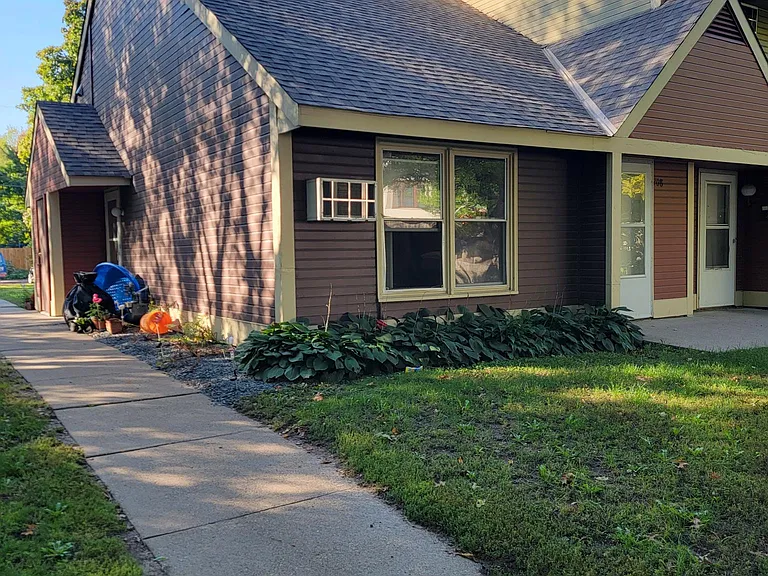 708 Marshall Ave — Photo 8