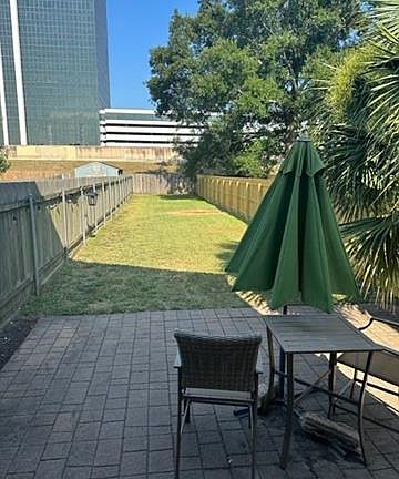 4th image of 6044 Bellaire Dr