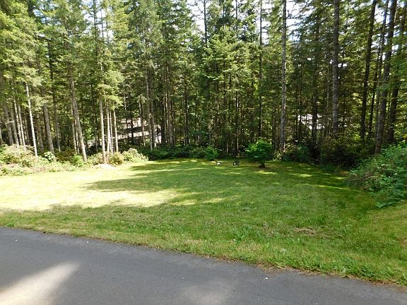 3rd image of 10241 Laburnum Ln SE