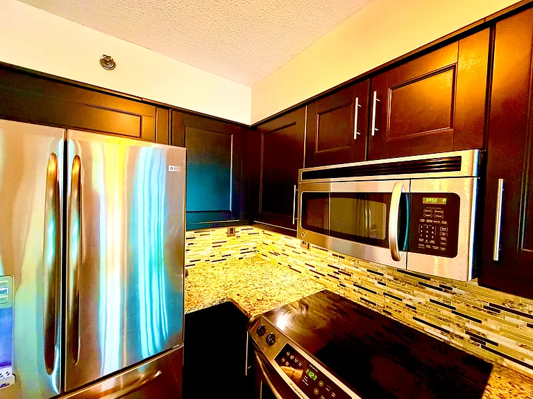 2870 Pharr Ct S — Photo 31