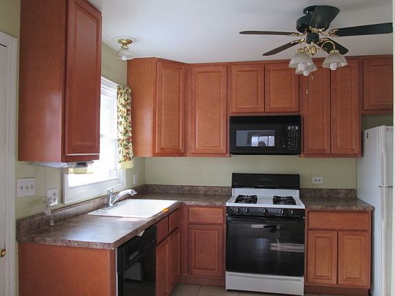 4th image of 3305 Burr Oak Dr