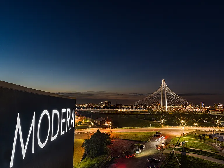 Discover elevated living at Modera Trinity Apartment Homes in Dallas. Modern comfort meets urban convenience.