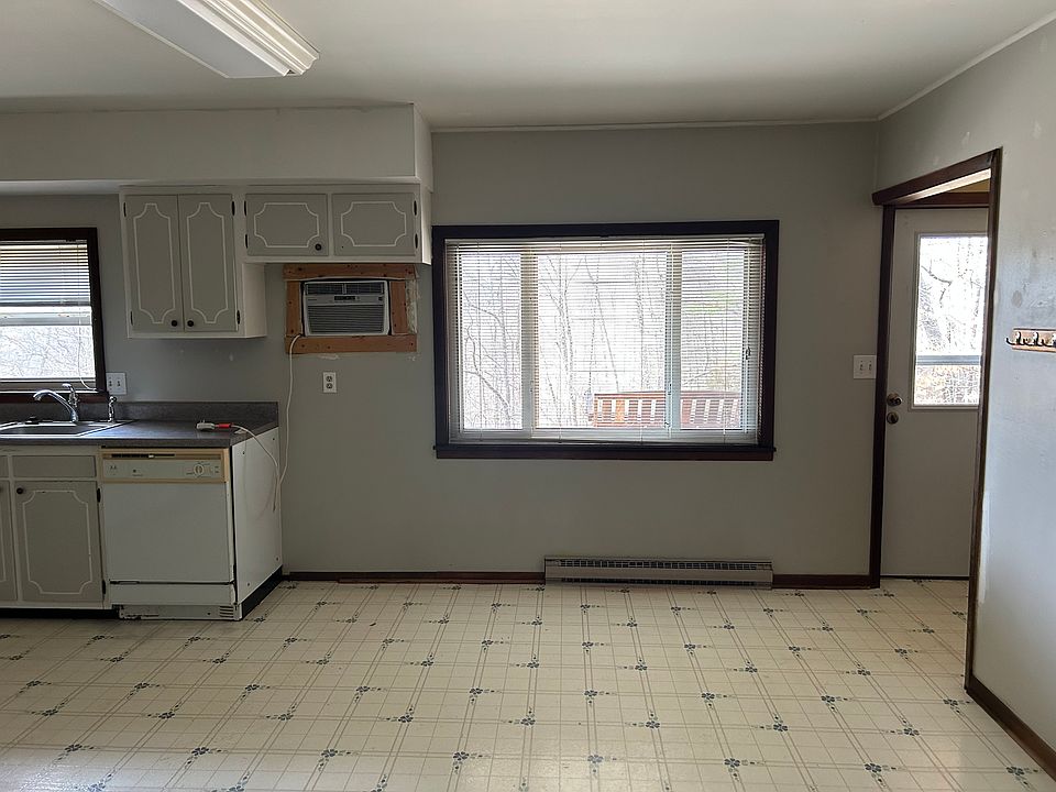 1st image of 380 N Jefferson St #2