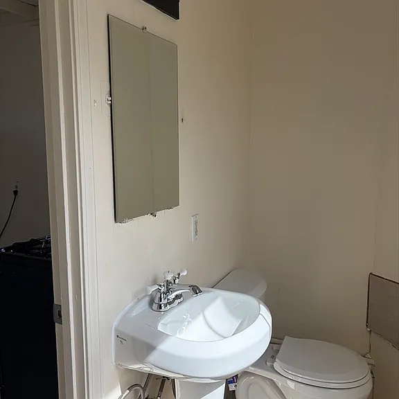 10-12 Maple St #6 — Photo 12