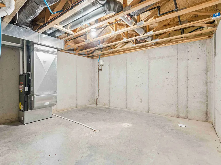 Westgate Residence Townhomes — Photo 23