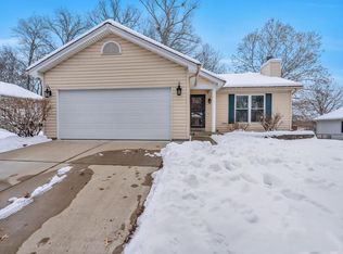 838 Whispering Rock Dr, O'Fallon, MO 63366