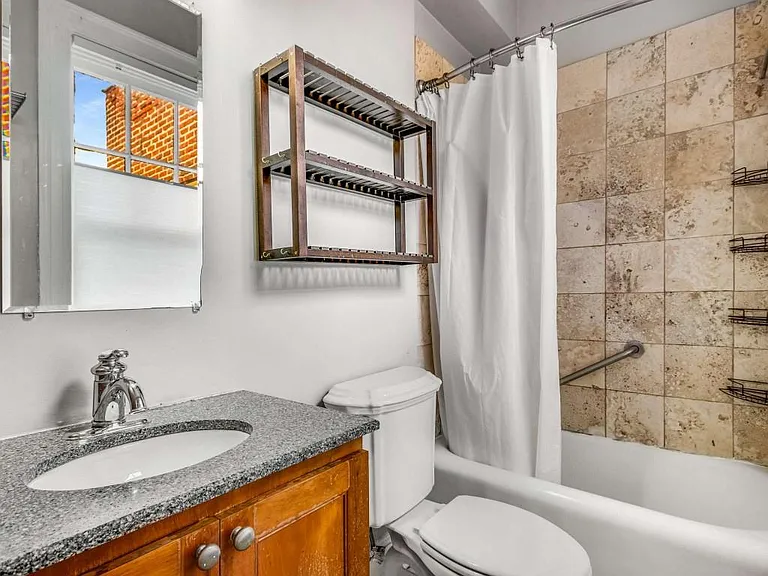 198 Ponce De Leon Ave NE #D7 — Photo 15