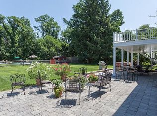 322 Whitenack Rd, Far Hills, NJ 07931