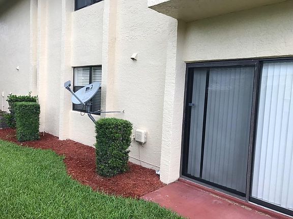 3rd image of 2050 Oleander Blvd APT 11-108
