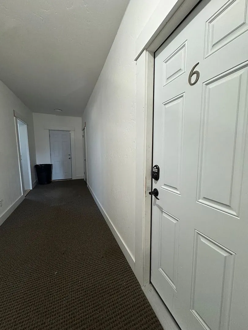 704 North Kittitas Street — Photo 4
