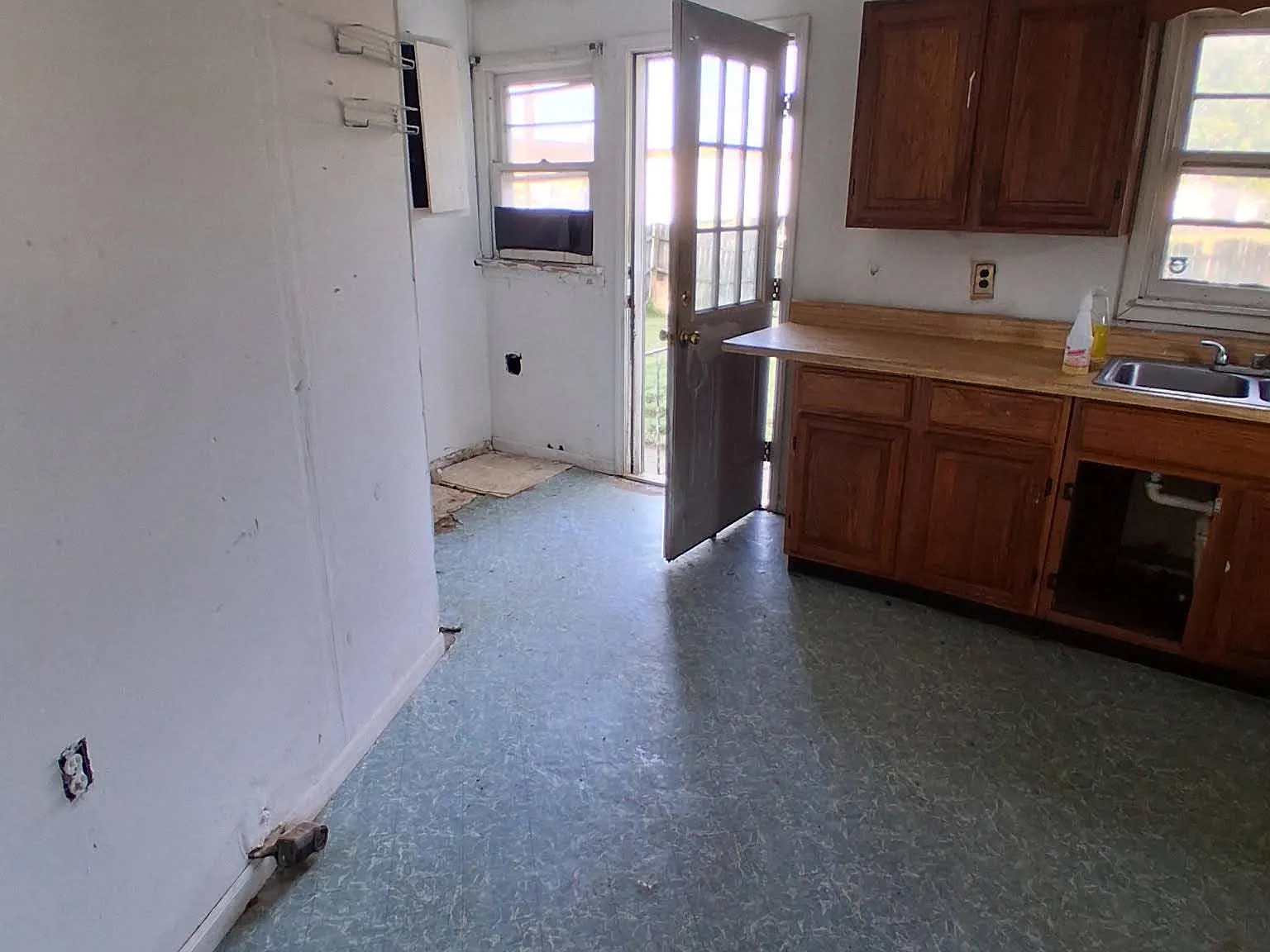 2 bed, 1000 sqft, $900 — Photo 4