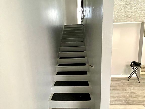 5th image of 306 E Moore St #1