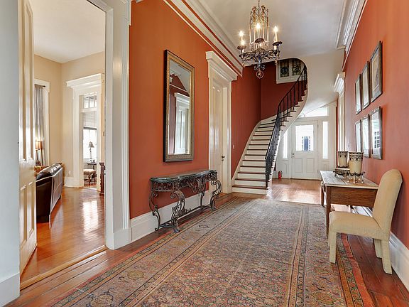 3rd image of 1805 Coliseum St #1