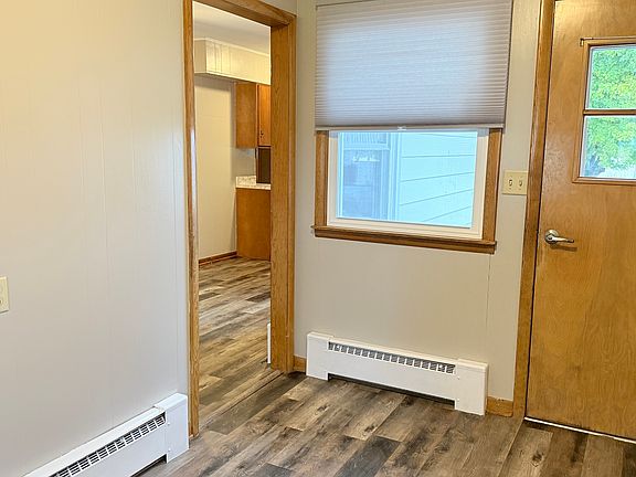 3rd image of 25619 Brookville Rd