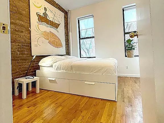 3rd image of 57 Pitt St APT 12