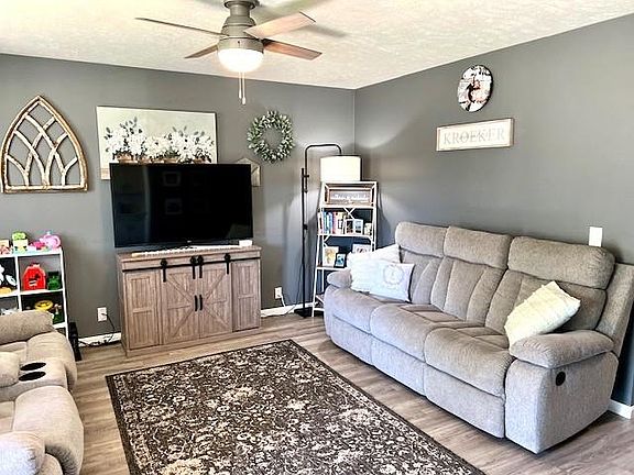 3rd image of 2324 Shalimar Dr
