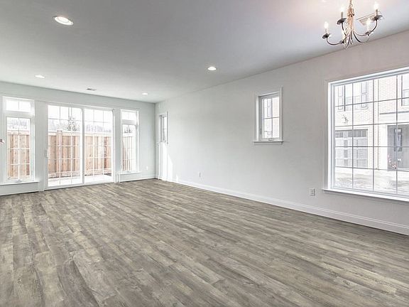 5th image of 429 Roebling Ct