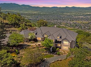 3866 Manzanita Heights Dr, Medford, OR 97504