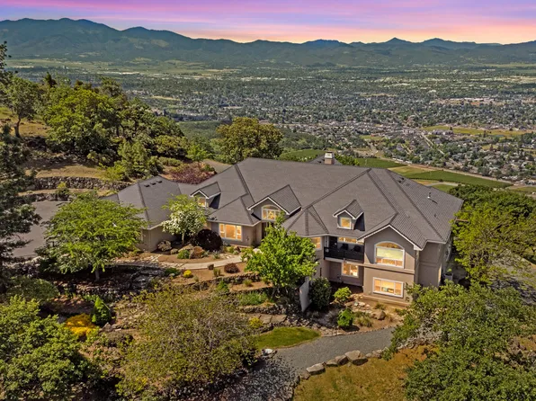 3866 Manzanita Heights Dr, Medford, OR 97504