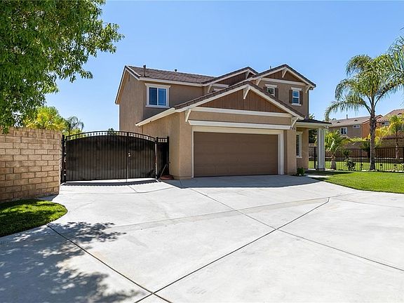 3rd image of 28206 Somerset Ct