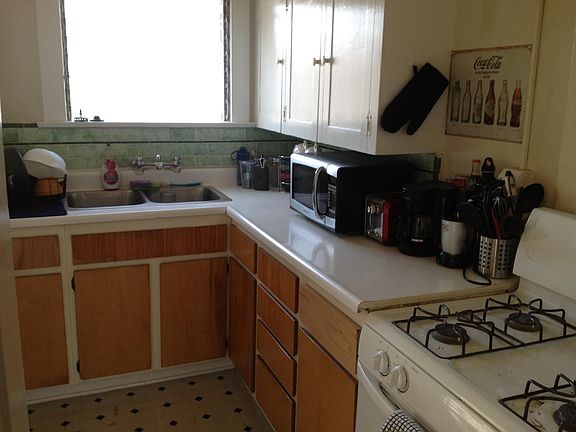 3rd image of 1625 E Broadway