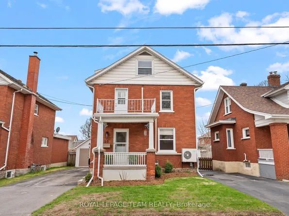 20 James St, Smiths Falls, ON K7A 1W8