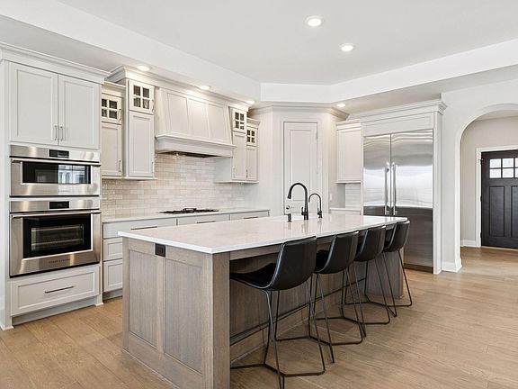 5th image of 47 Spring Farm Rd