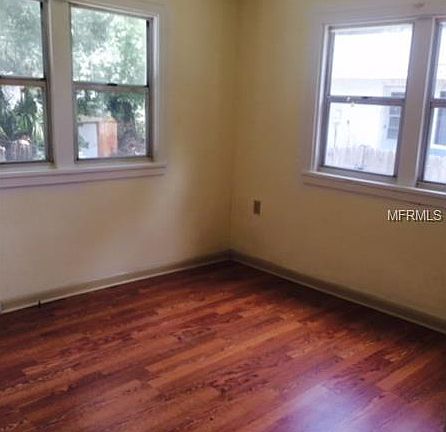 3rd image of 604 Saint Petersburg Dr W