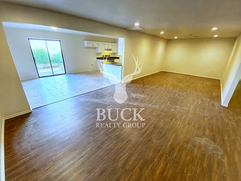 11300 Cimarron Dr — Photo 6