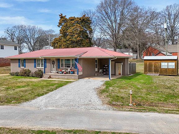 3rd image of 125 6th St SW