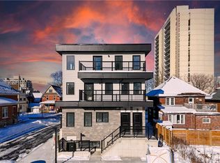 17 Peter St #9, Kitchener, ON N2G3J5