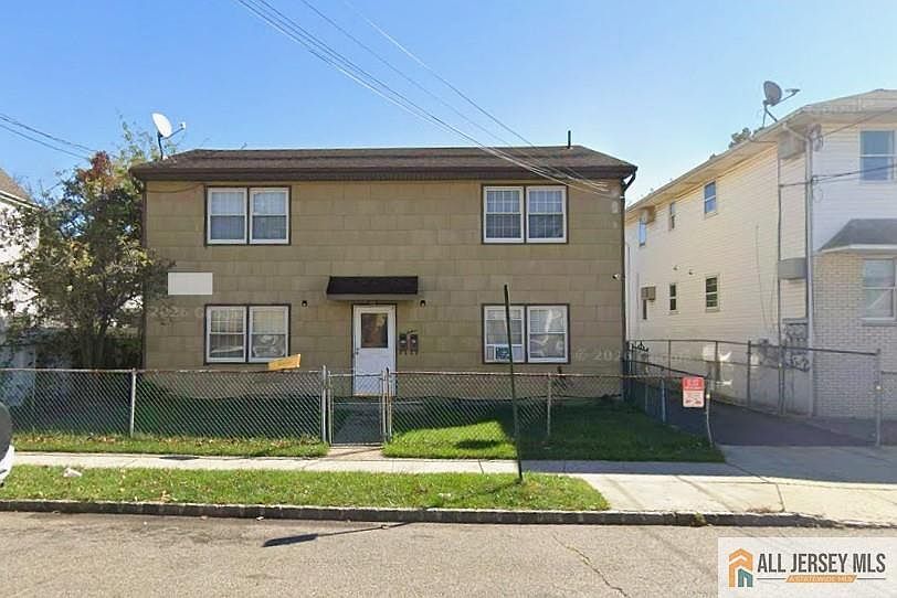 1st image of 212 Sherman St