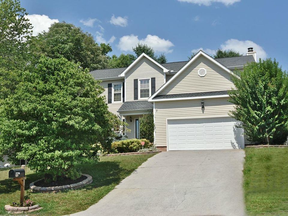 1st image of 929 Chesapeake Way