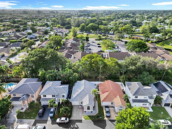 4th image of 10337 Coventry Ct