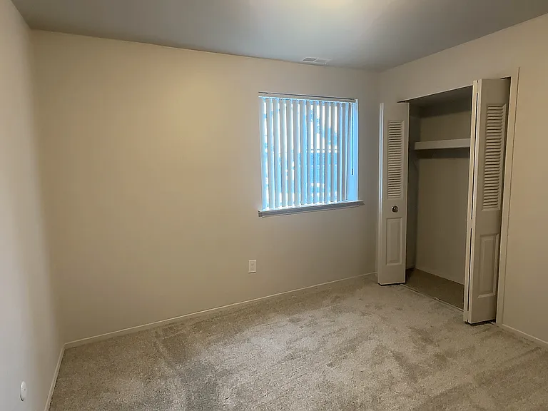 Knottingham Apartments — Photo 35