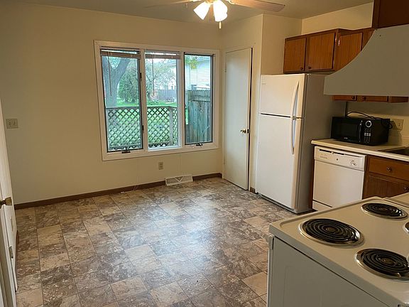 5th image of 129 S Lakewood Gardens Ln