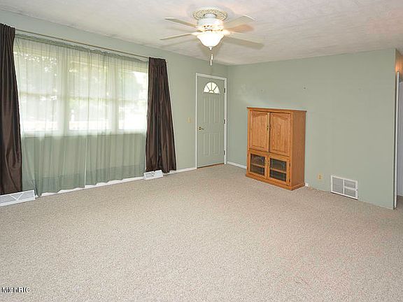 4th image of 221 S Nursery St