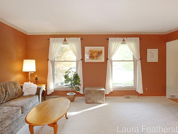 4th image of 6141 Blythefield Ave NE