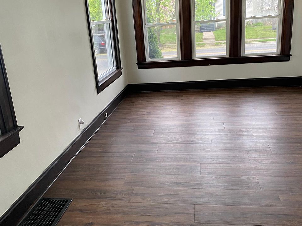 1st image of 826 Main St #1