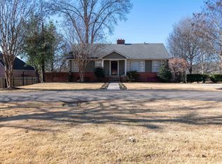 1227 Whitten Rd, Memphis, TN 38134