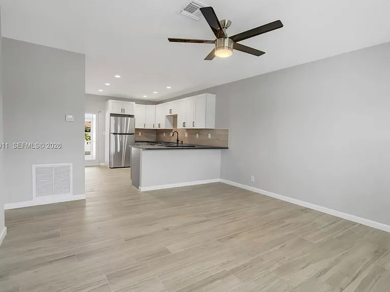 2550 N Dixie Hwy #2570 — Photo 5