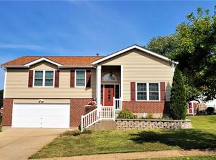 1943 Saint Johns Xing, Arnold, MO 63010