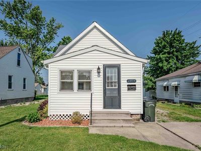 203 Warren Ave, Elyria, OH, 44035