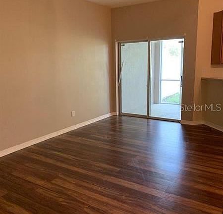 4th image of 1326 Grantham Dr