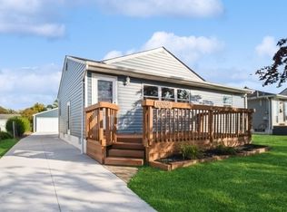 6059 Mercer Dr, Brookpark, OH 44142