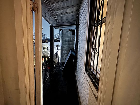 4th image of 1462 Saint Lawrence Ave