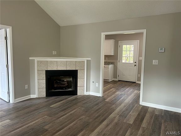 4th image of 3232 Alpine Pl